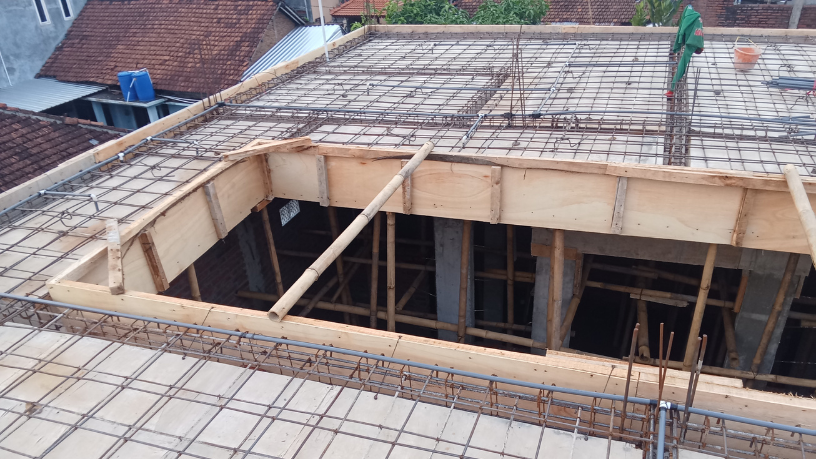 Valderci Malagosini Machado analisa como lajes nervuradas treliçadas moldam o futuro da engenharia de pavimentos intermediários em edifícios.
